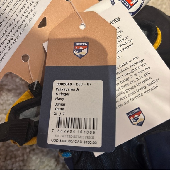 Hestra Junior Gloves with Navy and Yellow Accents Jr XL or size 7 NWT - Picture 4 of 4